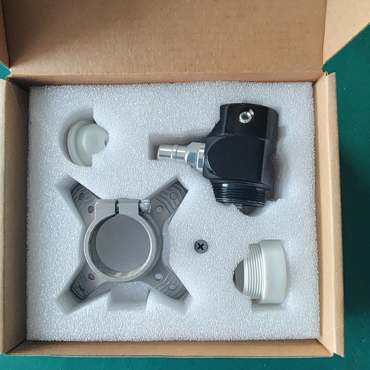 Prosthetic Silicone Lock Thigh Socket Magnesium Aluminum 100 kg Load